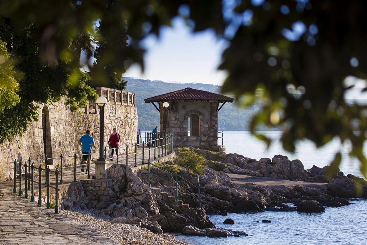Studio Apartman Fredi Lägenhet Opatija Exteriör bild